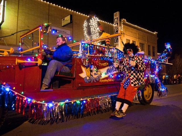 HOLIDAY DAZZLE PARADE